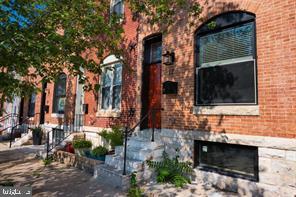 17 N EAST AVE Property Photo 1