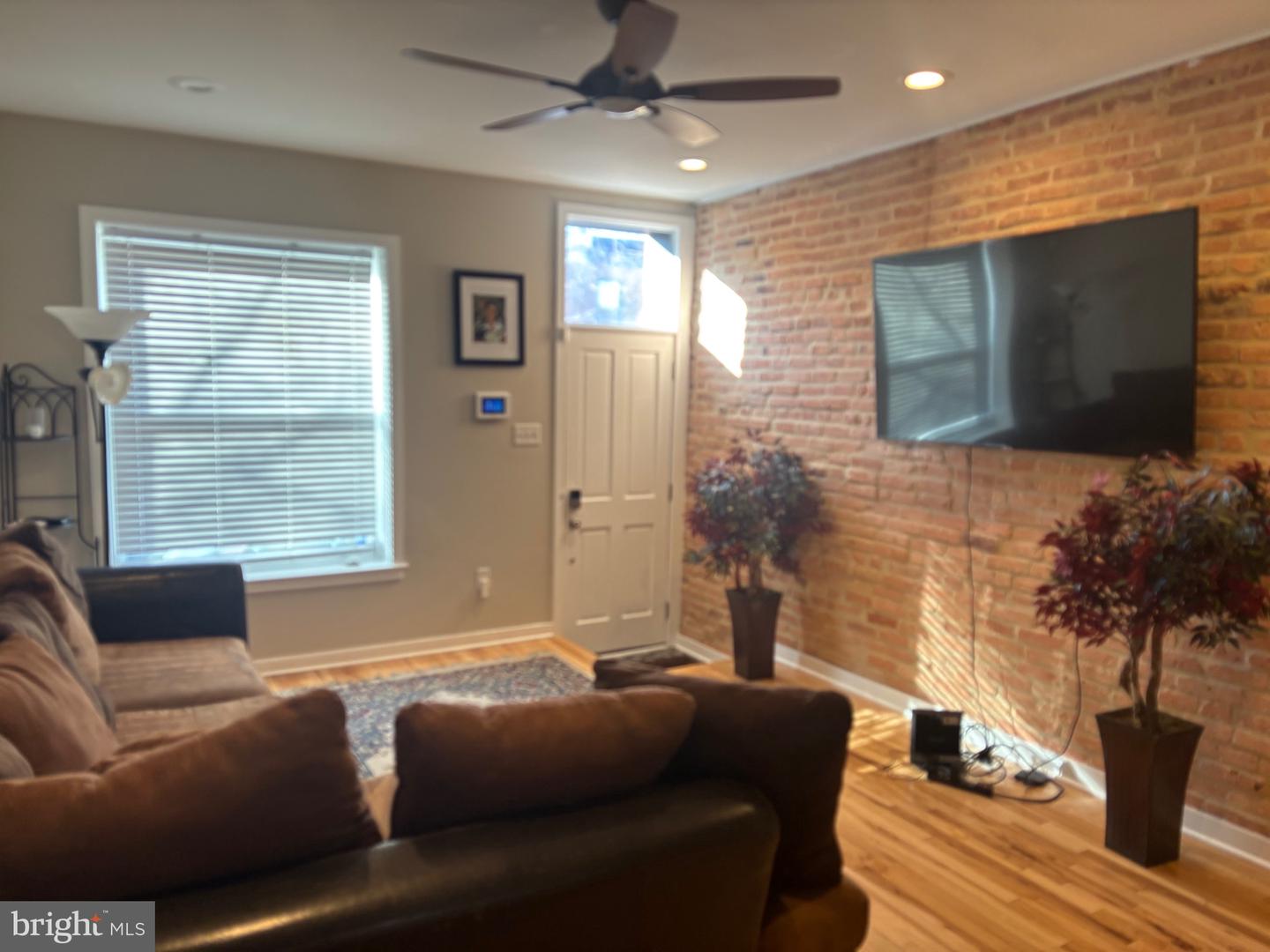 17 N East Ave Property Photo 3