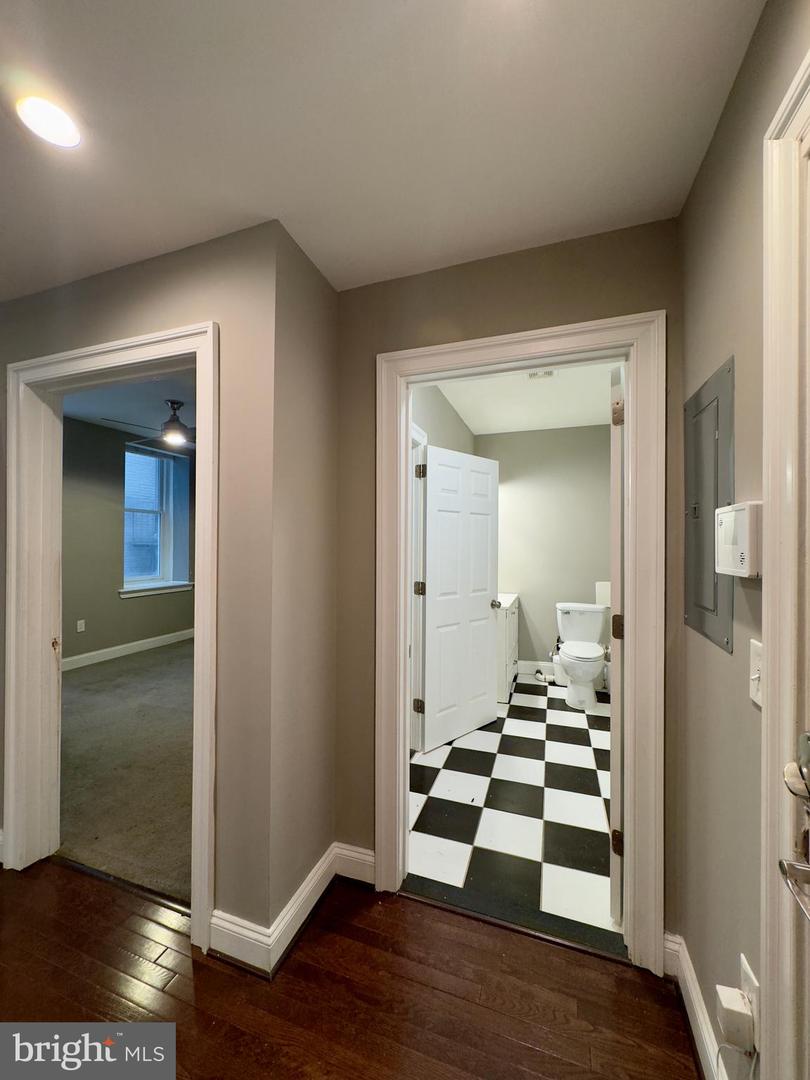208 E Redwood St #4d Property Photo 3