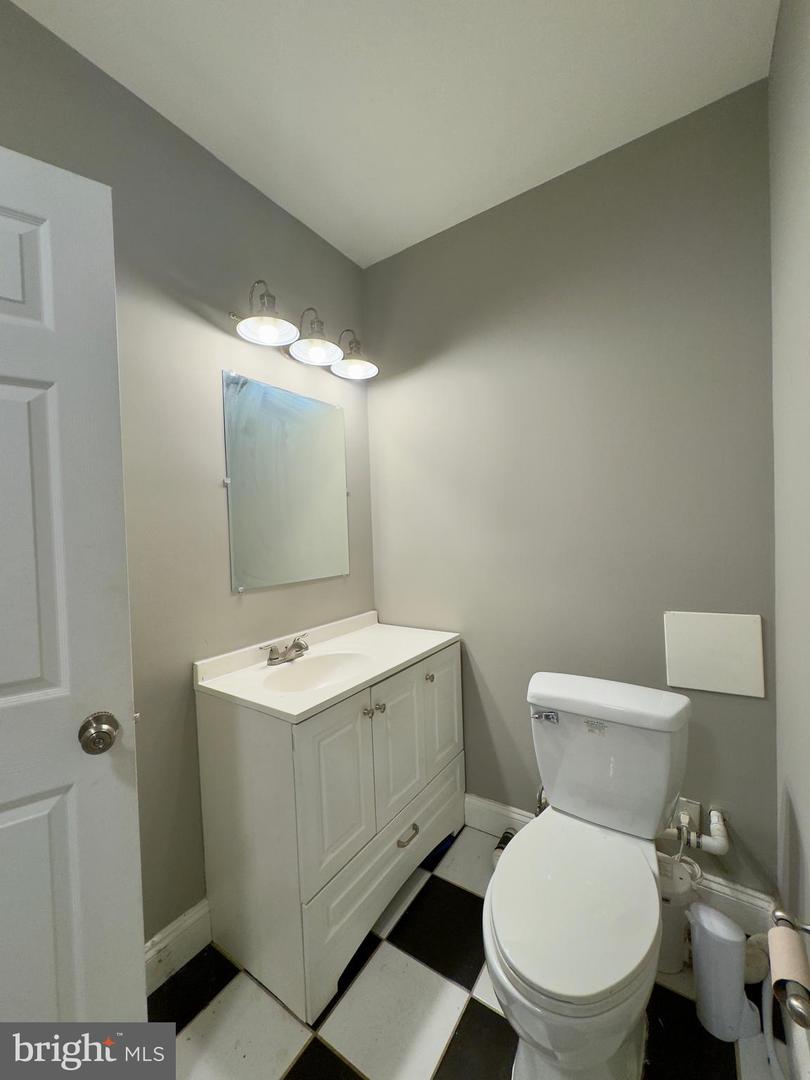 208 E Redwood St #4d Property Photo 5
