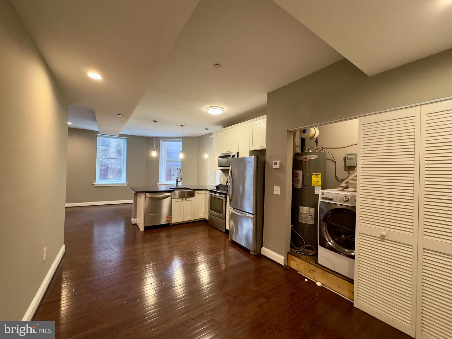 208 E Redwood St #4d Property Photo 8