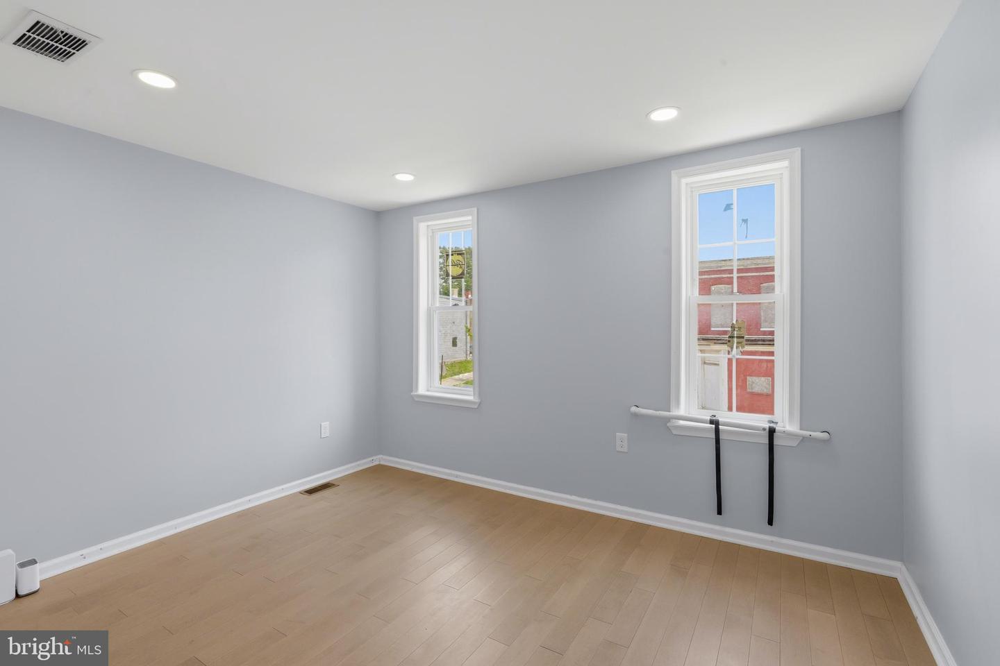 1646 N Washington St Property Photo 18
