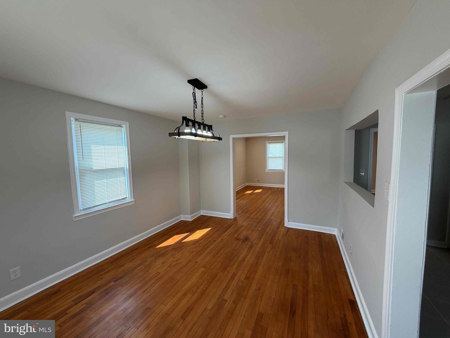 1535 E Cold Spring Ln Property Photo 6