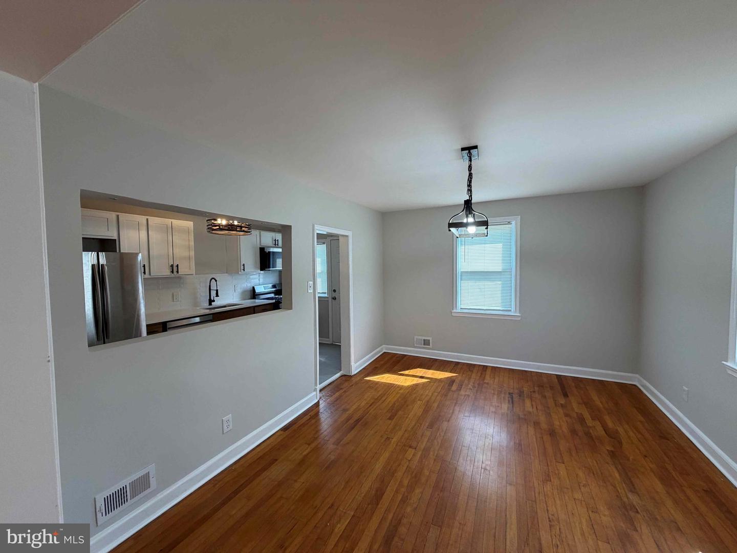 1535 E Cold Spring Ln Property Photo 7