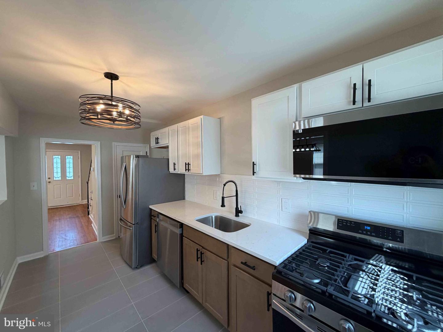 1535 E Cold Spring Ln Property Photo 10