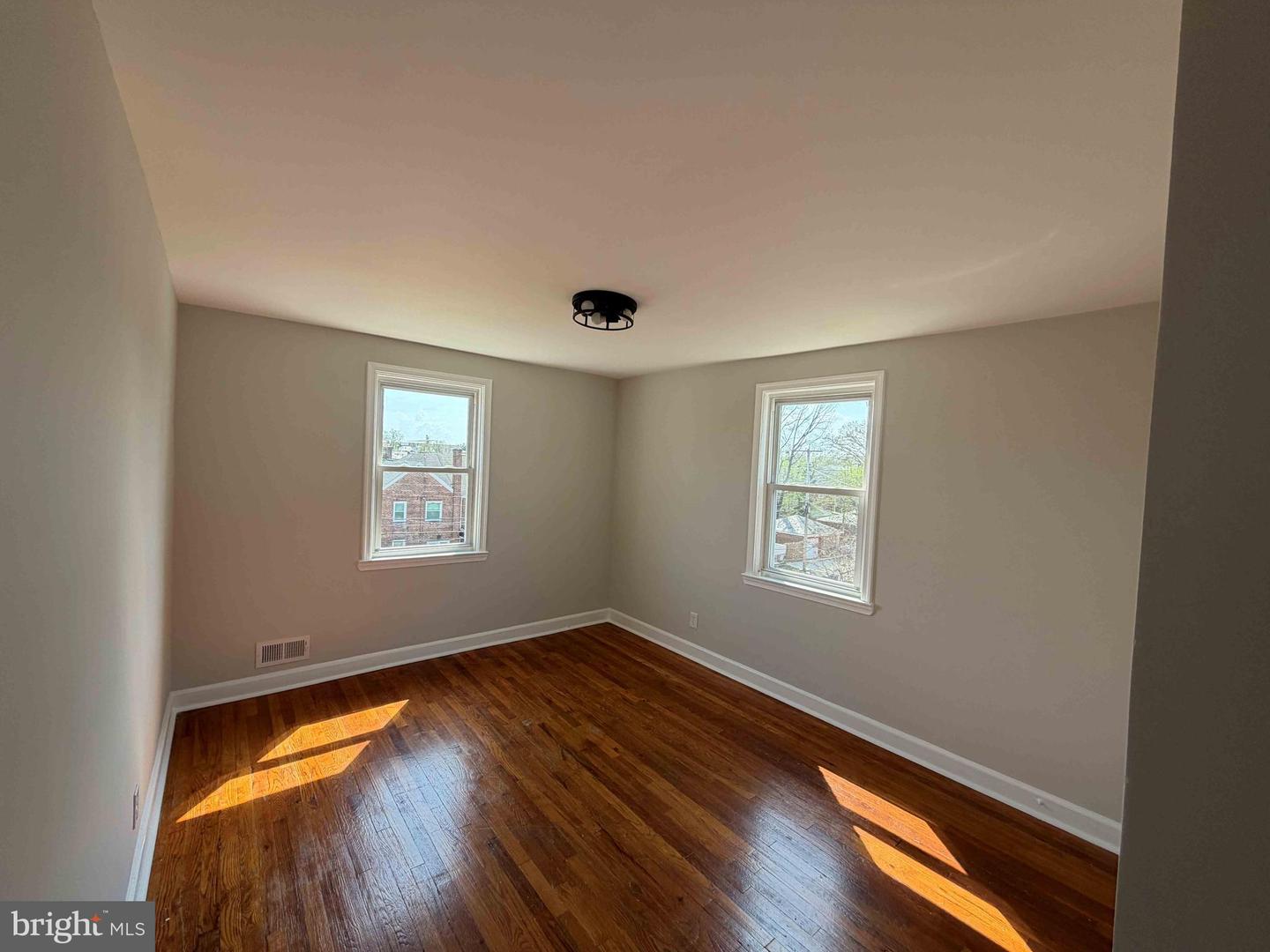 1535 E Cold Spring Ln Property Photo 13