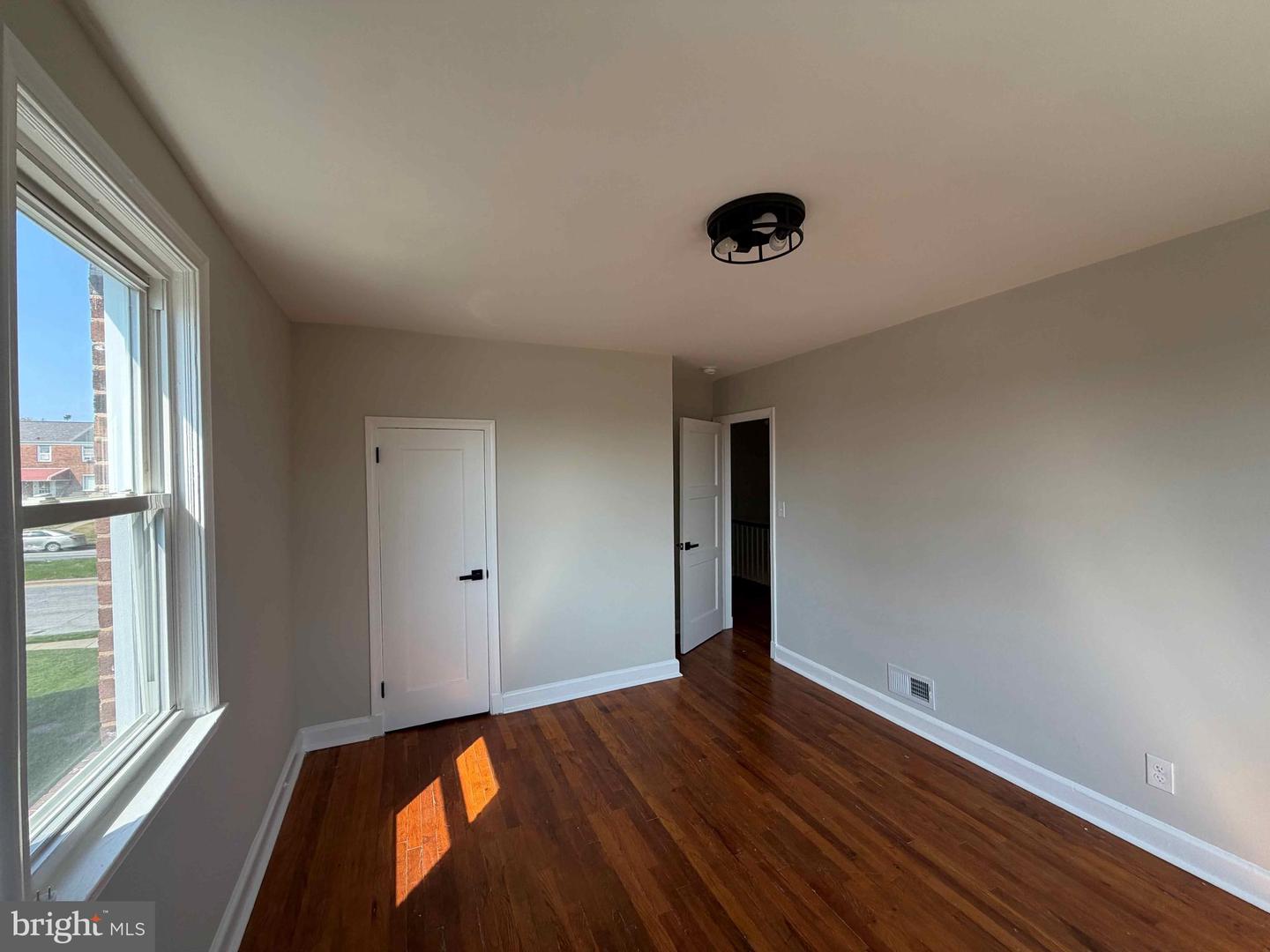 1535 E Cold Spring Ln Property Photo 14