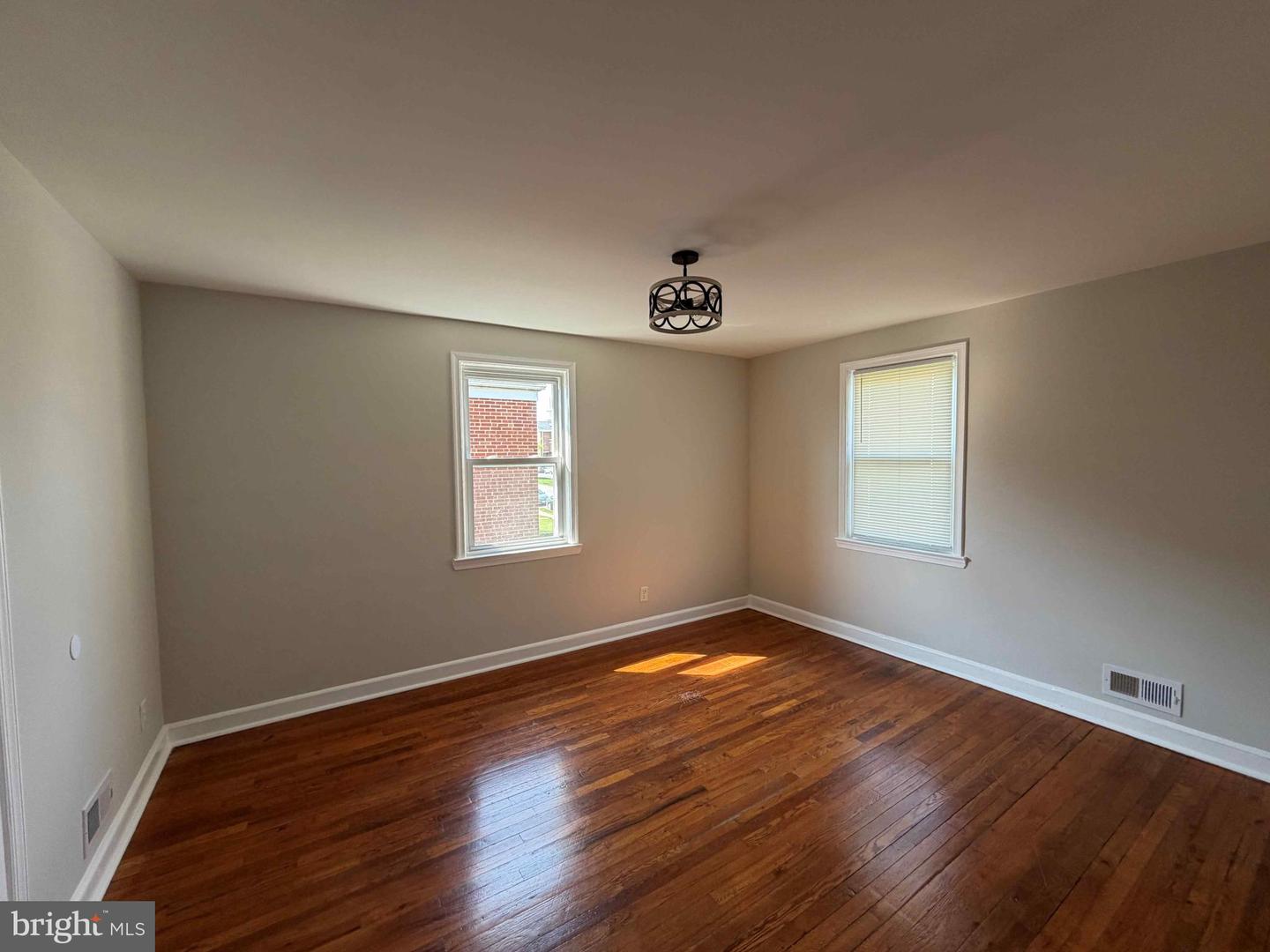 1535 E Cold Spring Ln Property Photo 15