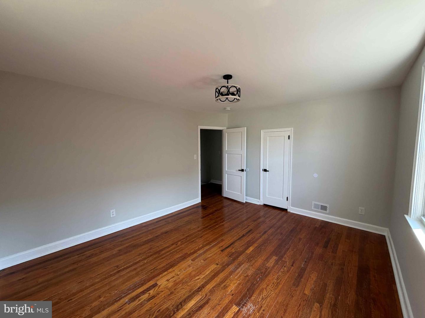 1535 E Cold Spring Ln Property Photo 16