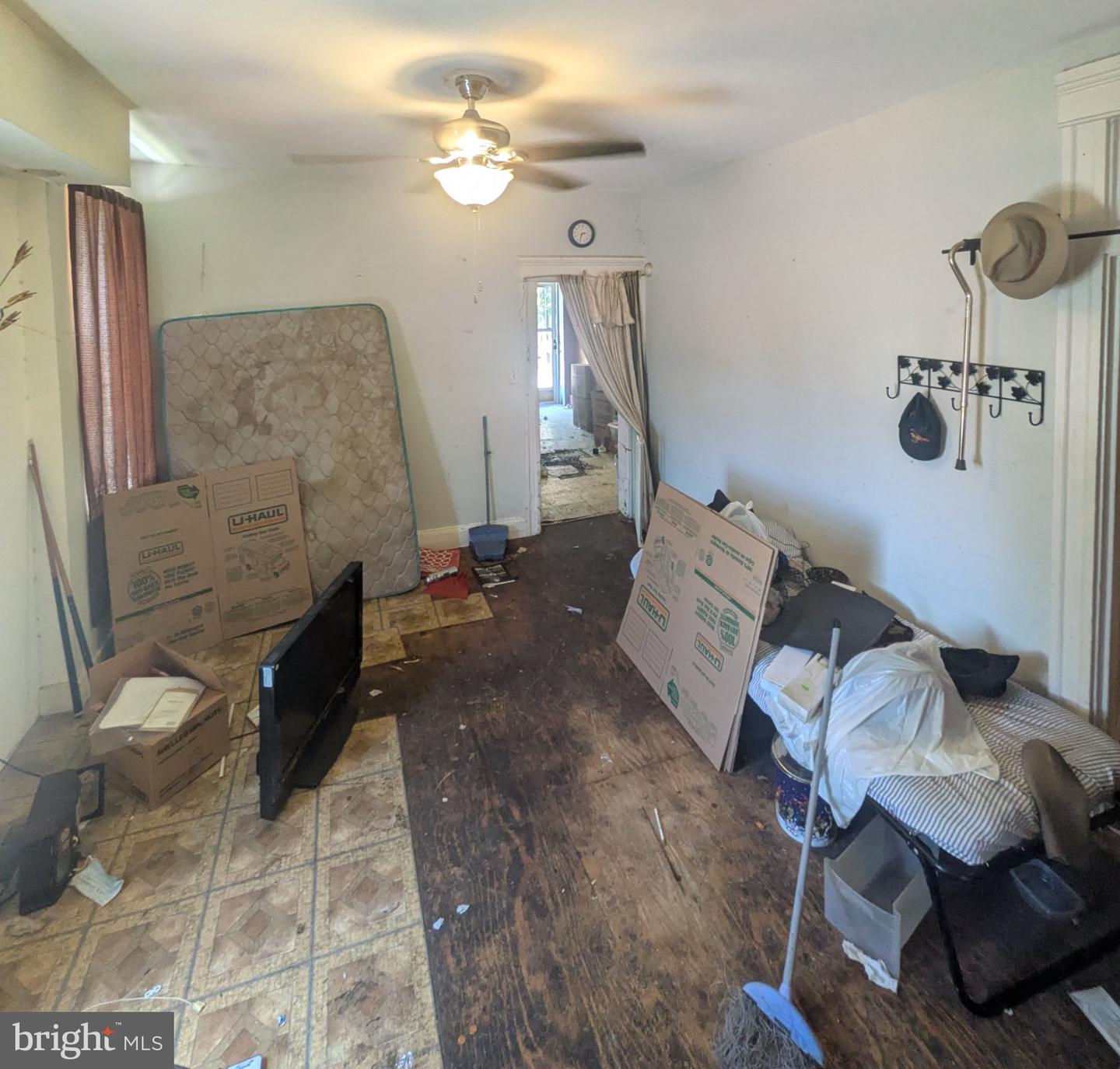 1600 N Pulaski St Property Photo 6