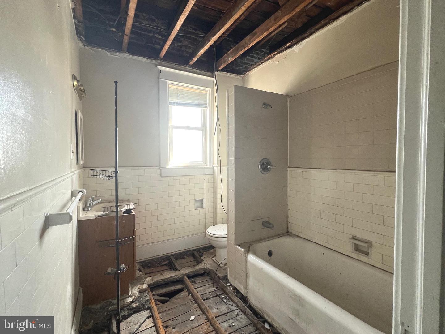 2301 Monroe St N Property Photo 8