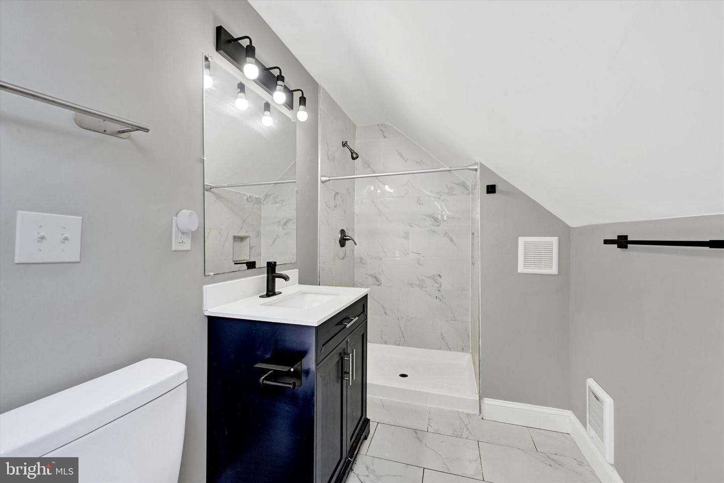 5217 Catalpha Rd Property Photo 23