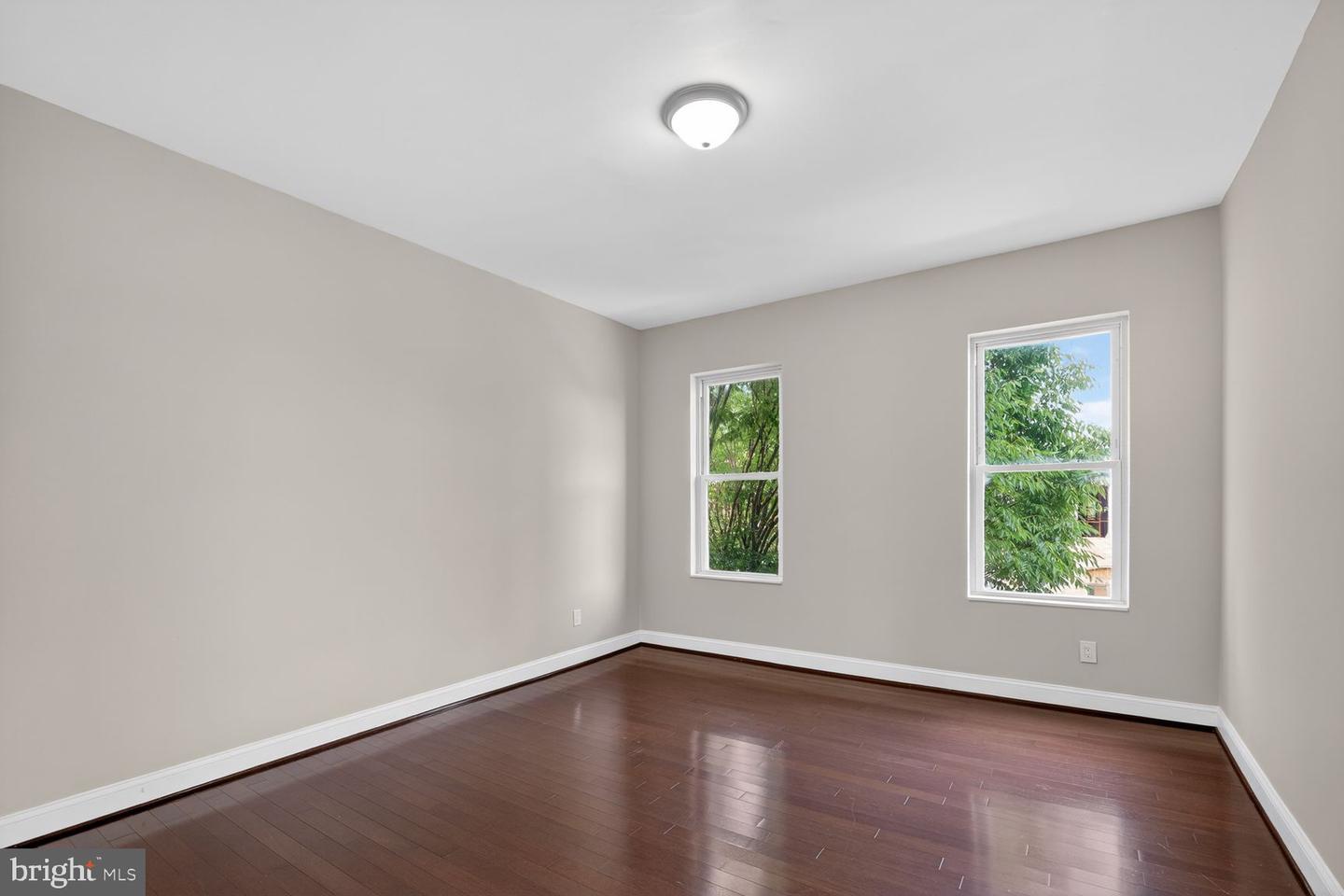 414 N Milton Ave Property Photo 17