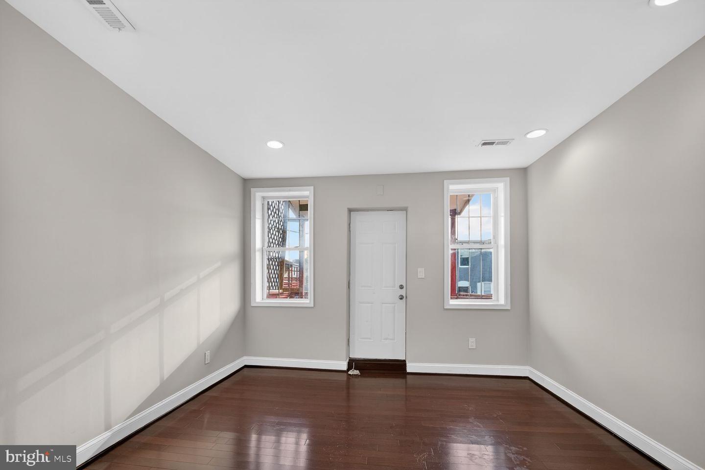 414 N Milton Ave Property Photo 20