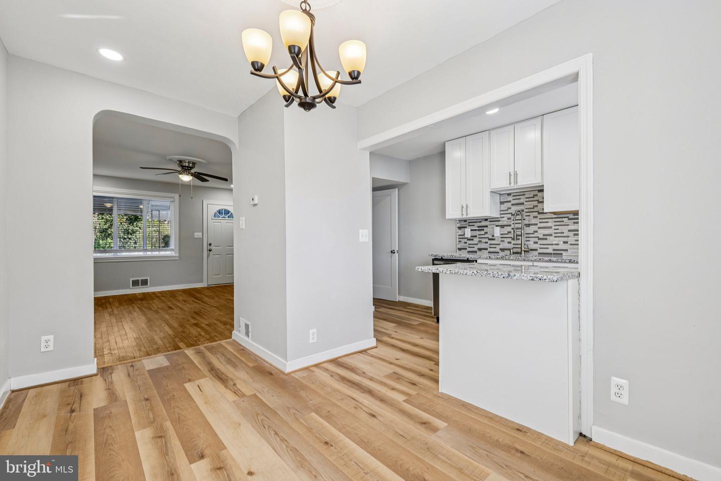 4546 Mountview Rd Property Photo 6