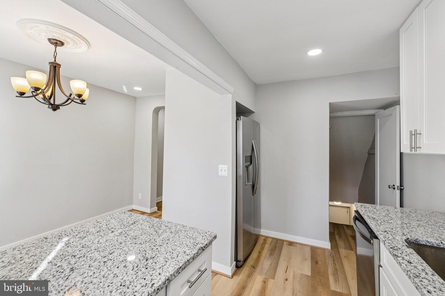 4546 Mountview Rd Property Photo 7