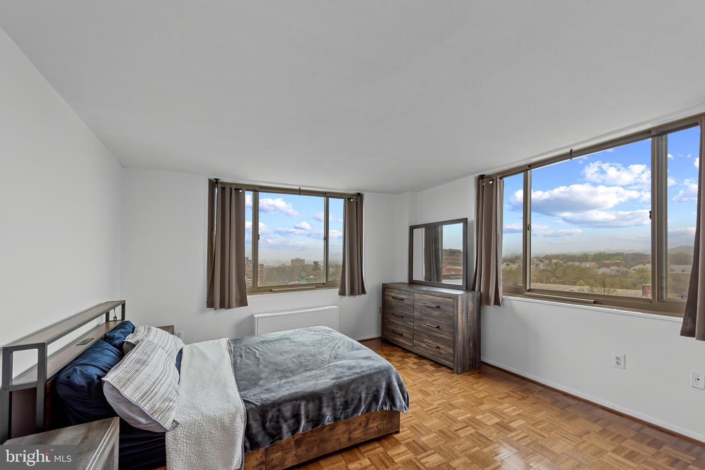 1 E University Pkwy #1205 Property Photo 16