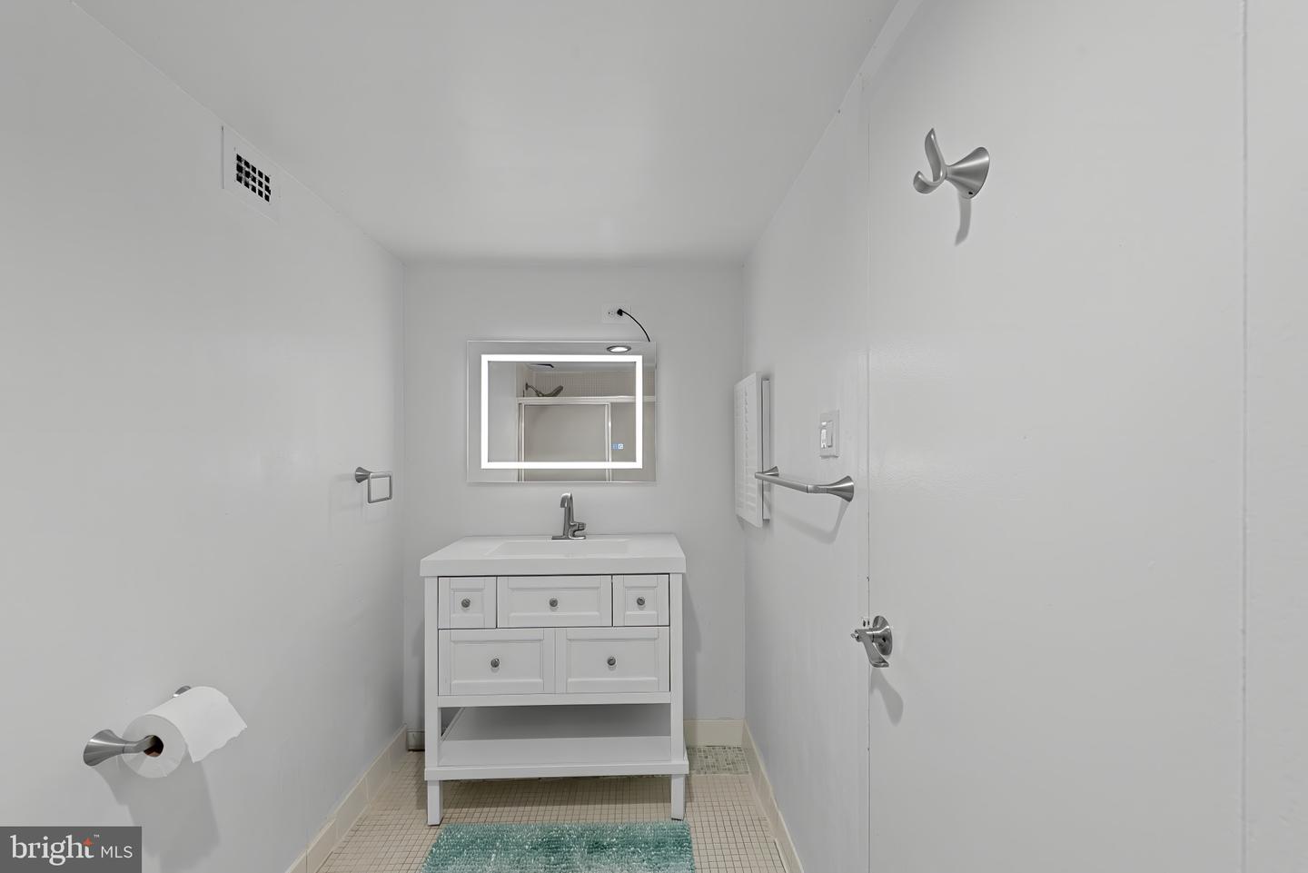 1 E University Pkwy #1205 Property Photo 24