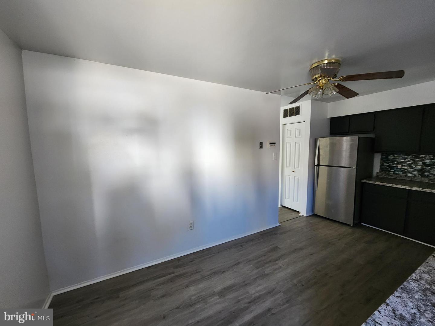 1129 Willinger Ct Property Photo 5