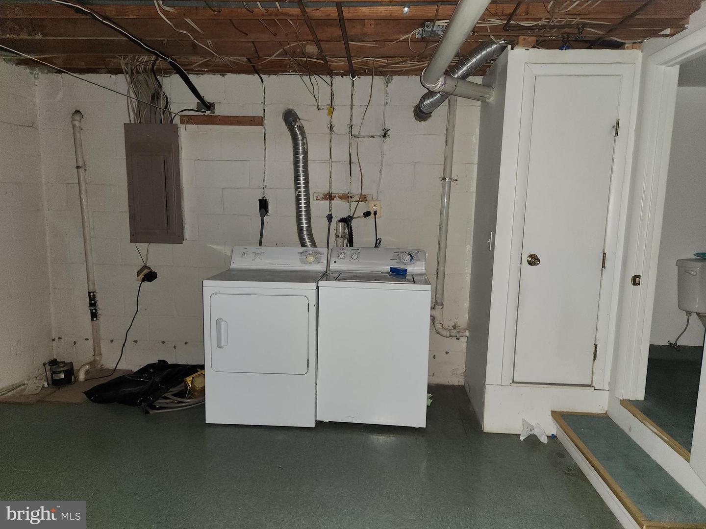 1129 Willinger Ct Property Photo 28