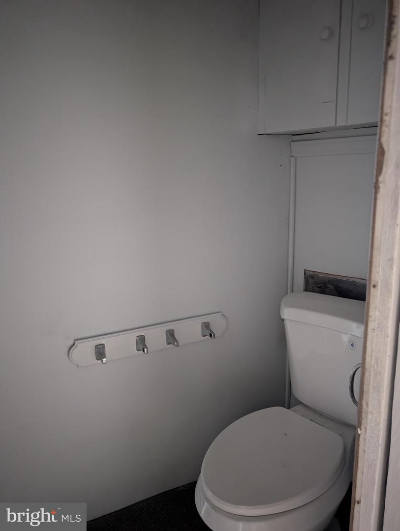 2004 Frederick Ave Property Photo 8