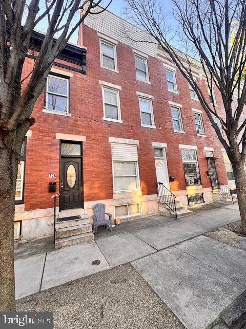 228 N KENWOOD AVE Property Photo 1