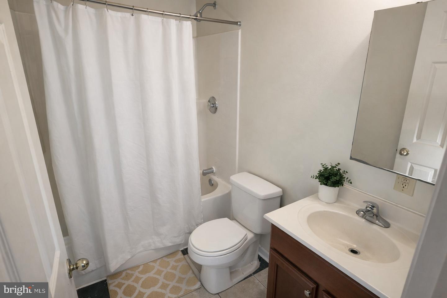 2693 Wilkens Ave Property Photo 4