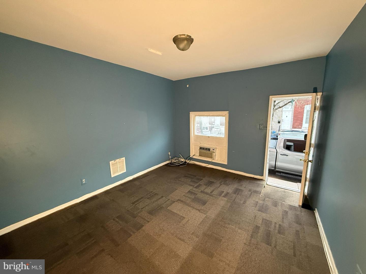 115 N Janney St Property Photo 2