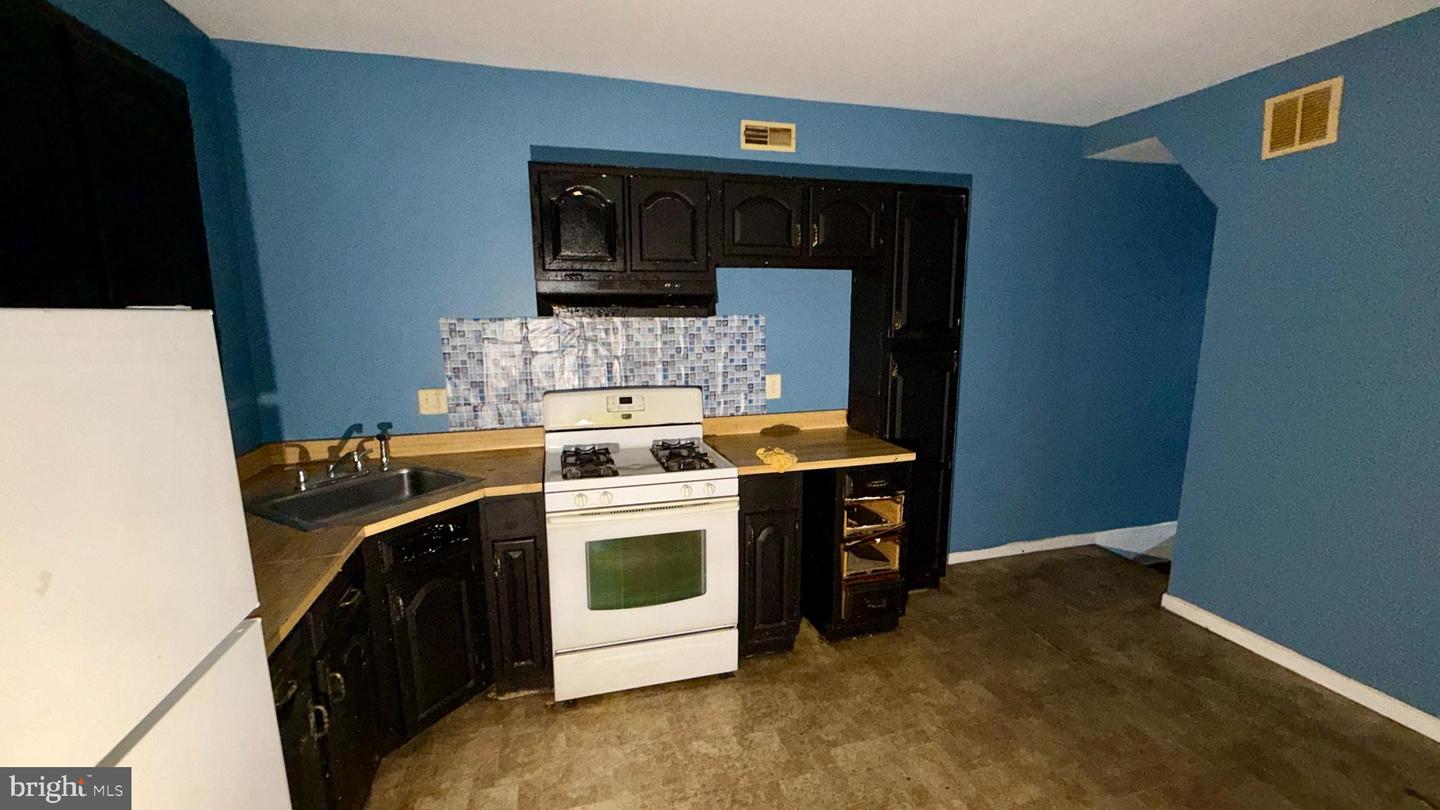 115 N Janney St Property Photo 3