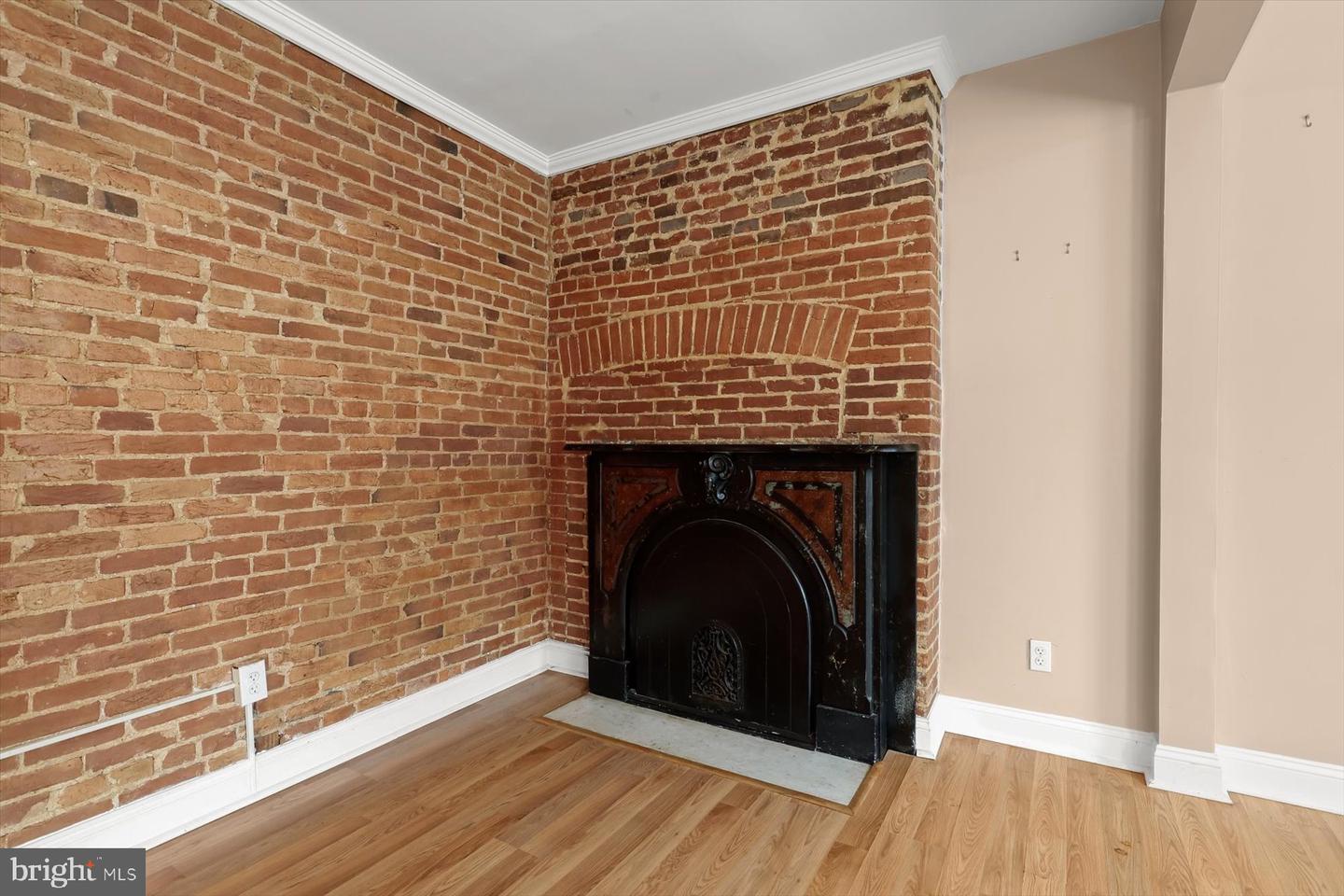 55 S Fulton Ave Property Photo 8
