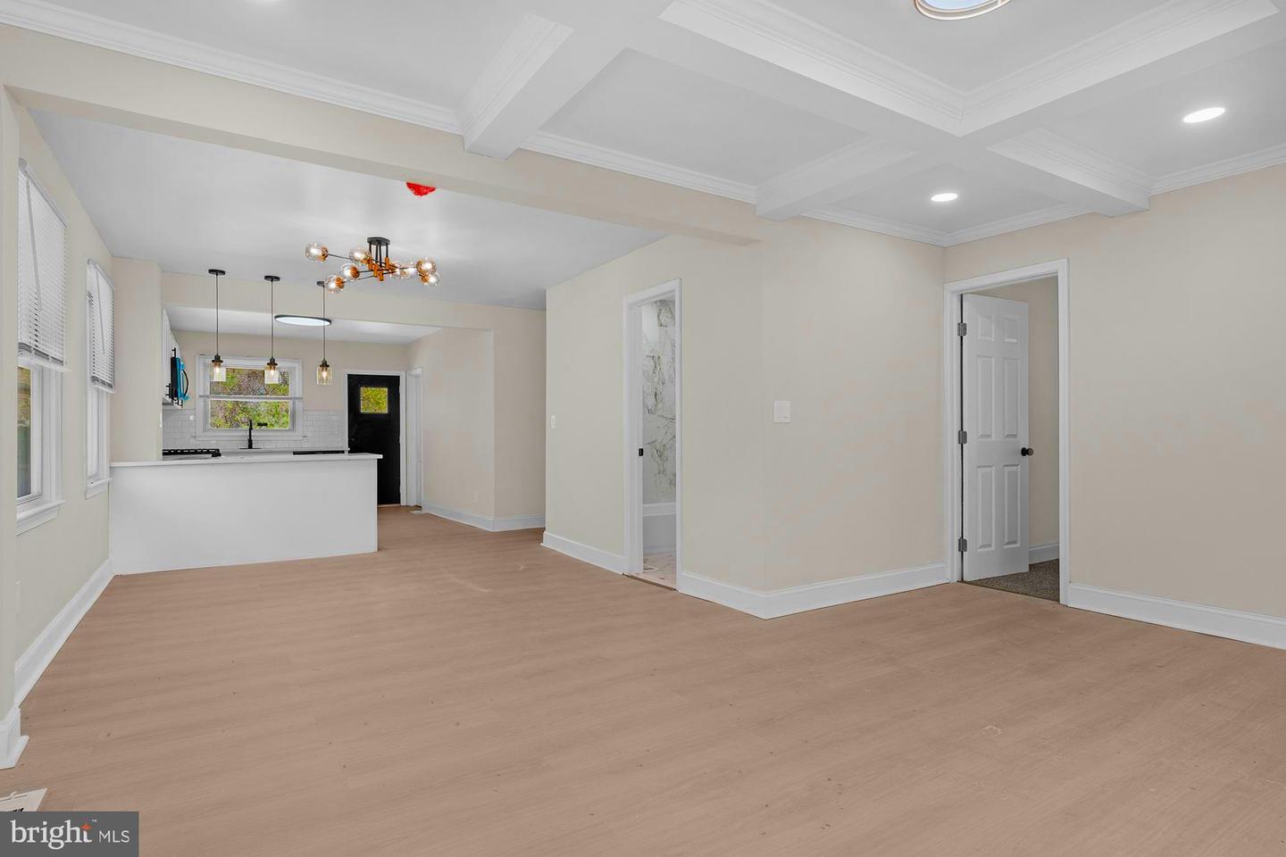 3708 W Cold Spring Ln Property Photo 9