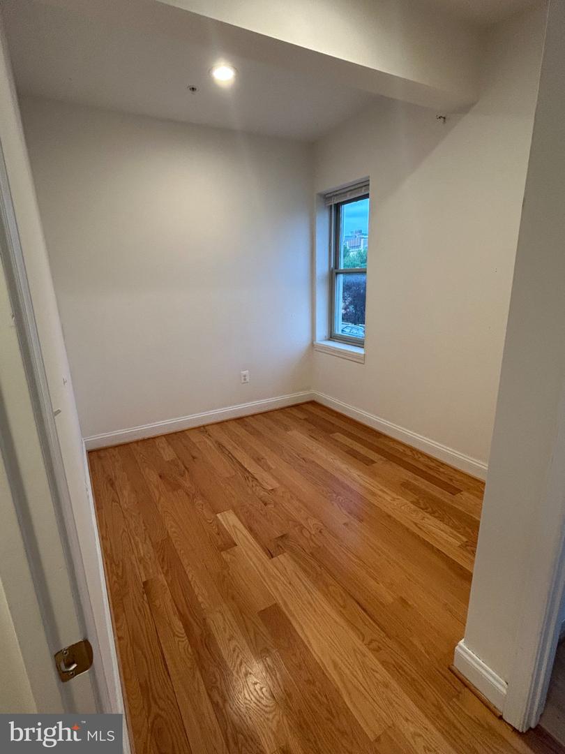 919 W Barre St #a-1 Property Photo 2