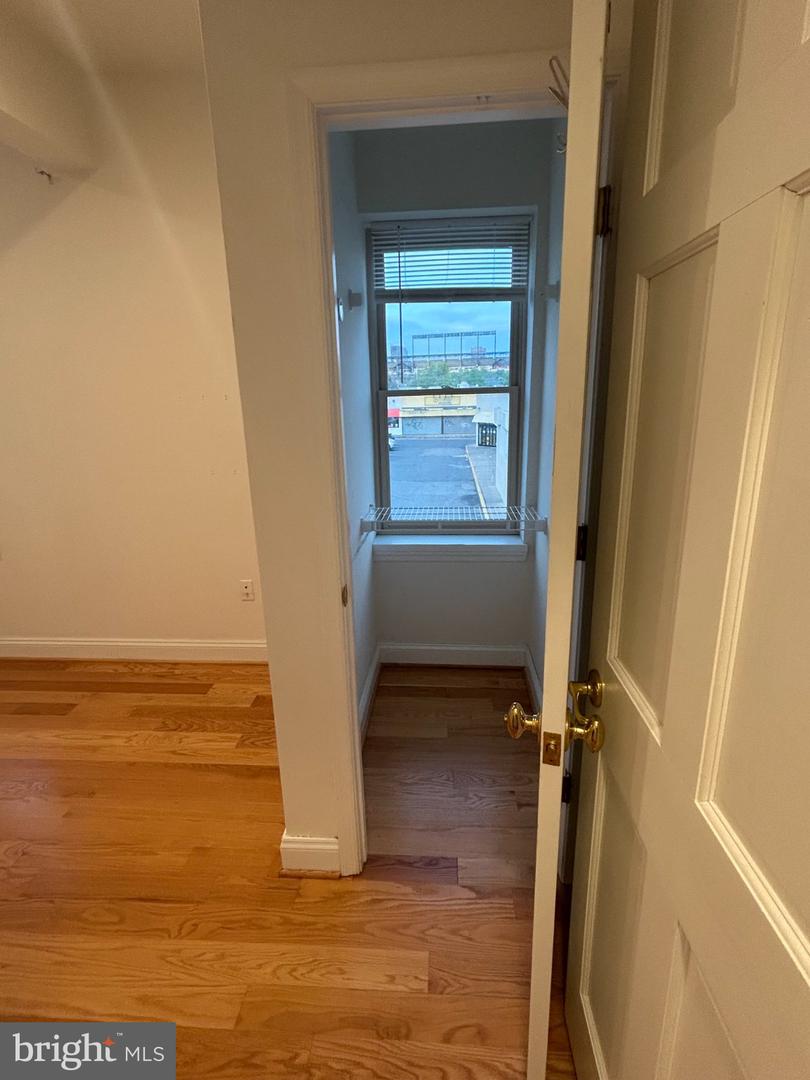 919 W Barre St #a-1 Property Photo 4