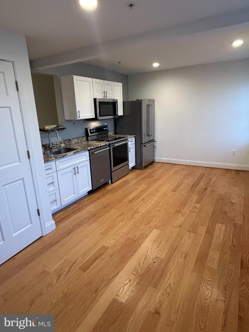 919 W Barre St #a-1 Property Photo 8