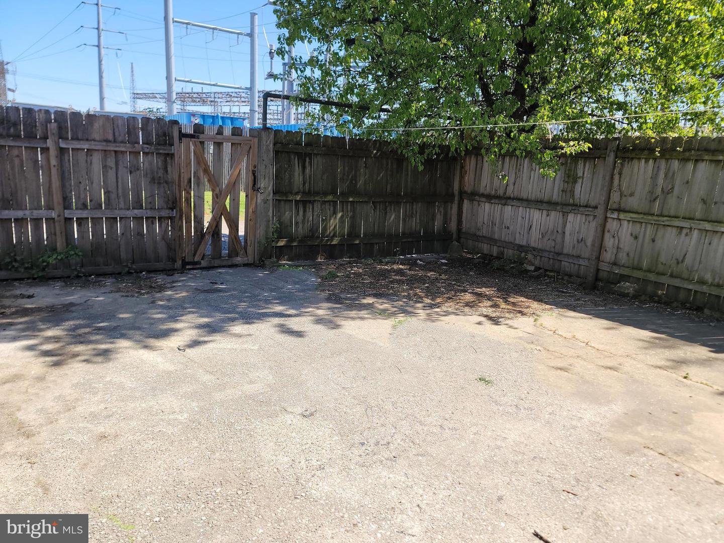 2029 Annapolis Rd Property Photo 3