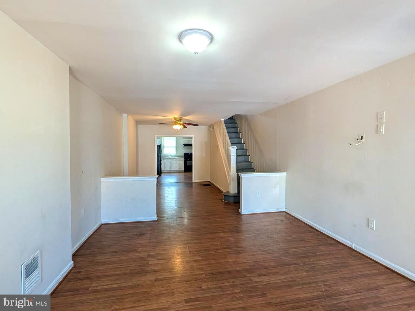 2541 W Baltimore St Property Photo 2