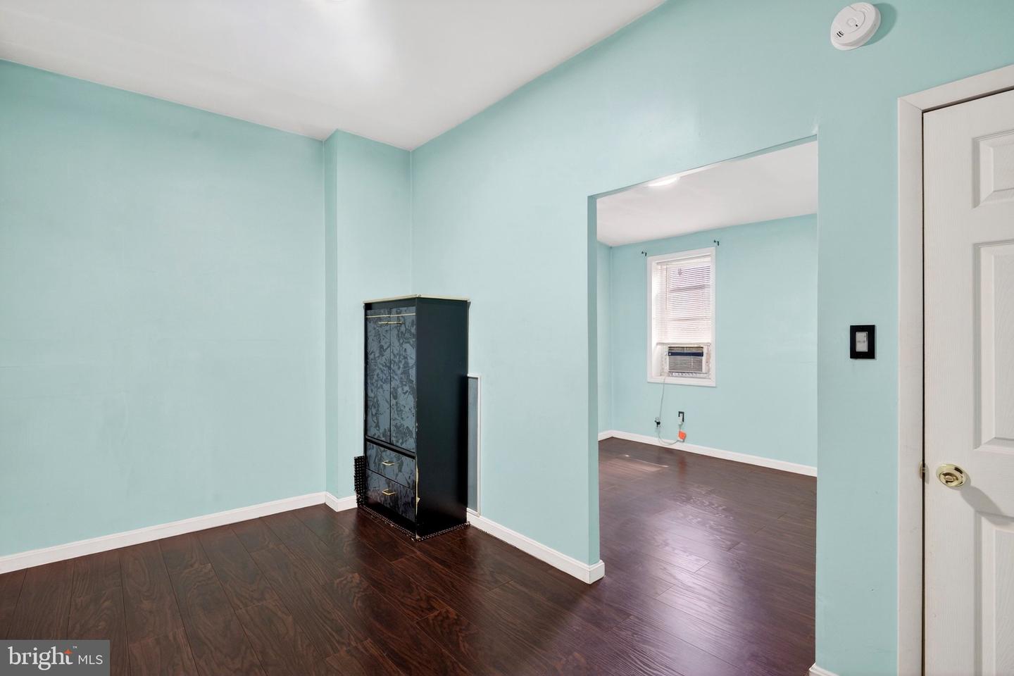 2245 E Fayette St #2nd Floor Property Photo 3