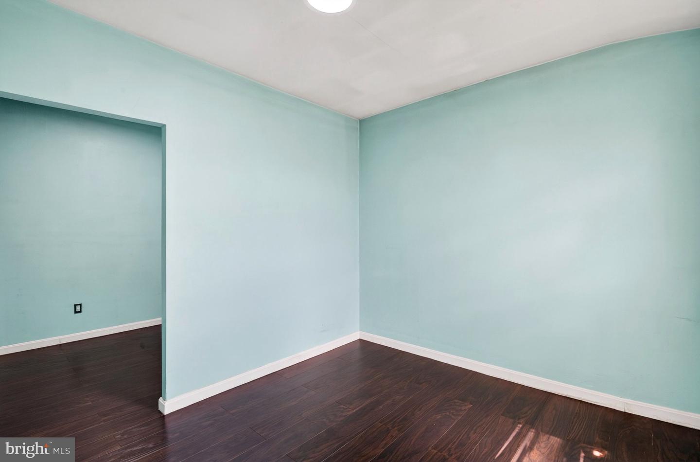 2245 E Fayette St #2nd Floor Property Photo 5