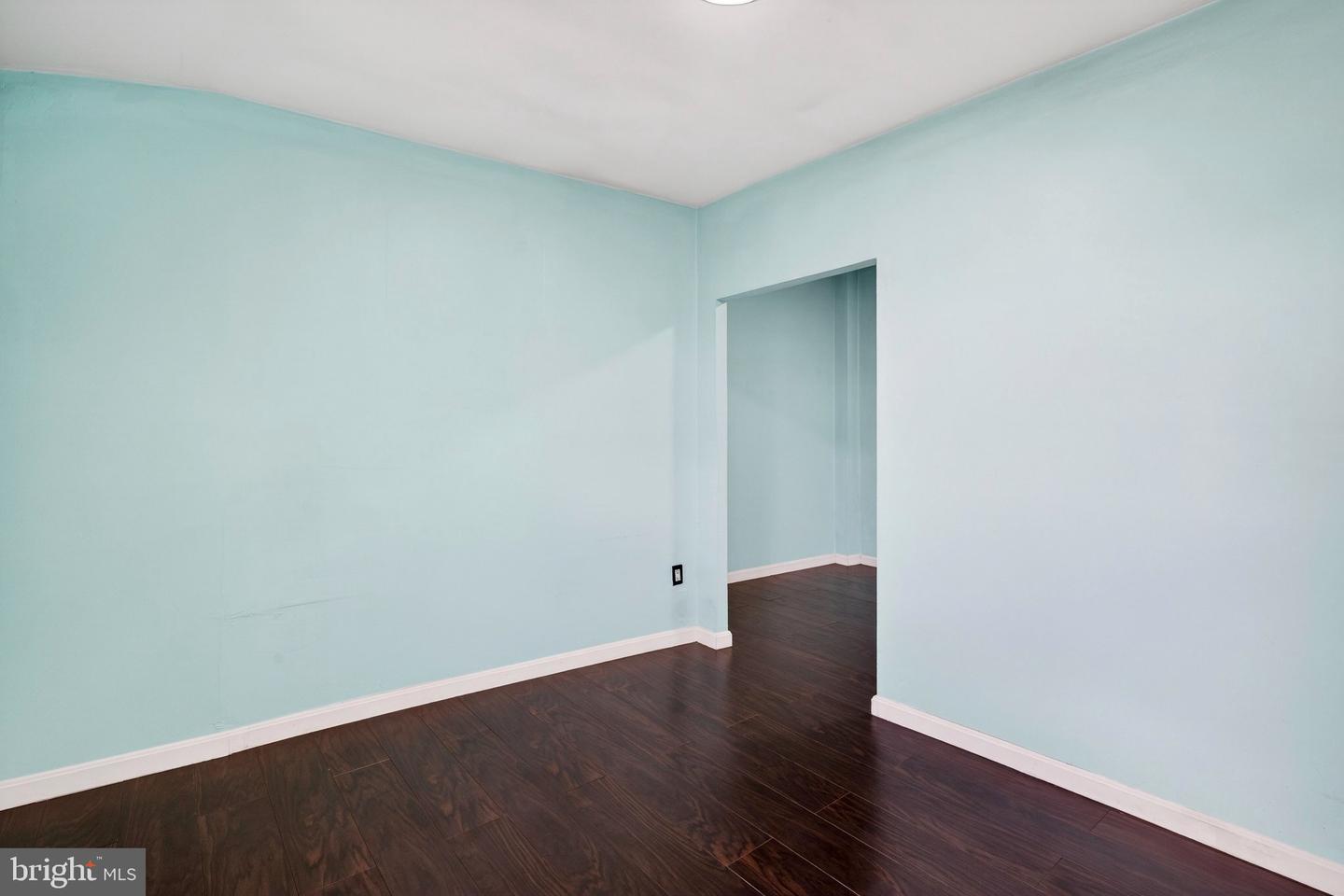 2245 E Fayette St #2nd Floor Property Photo 6