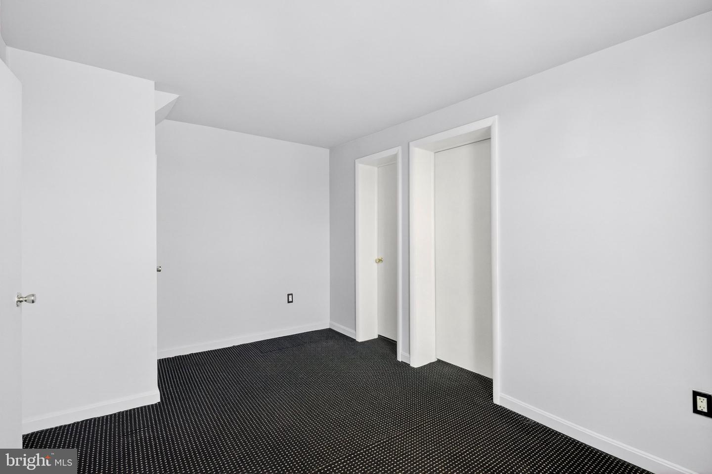 2245 E Fayette St #2nd Floor Property Photo 15