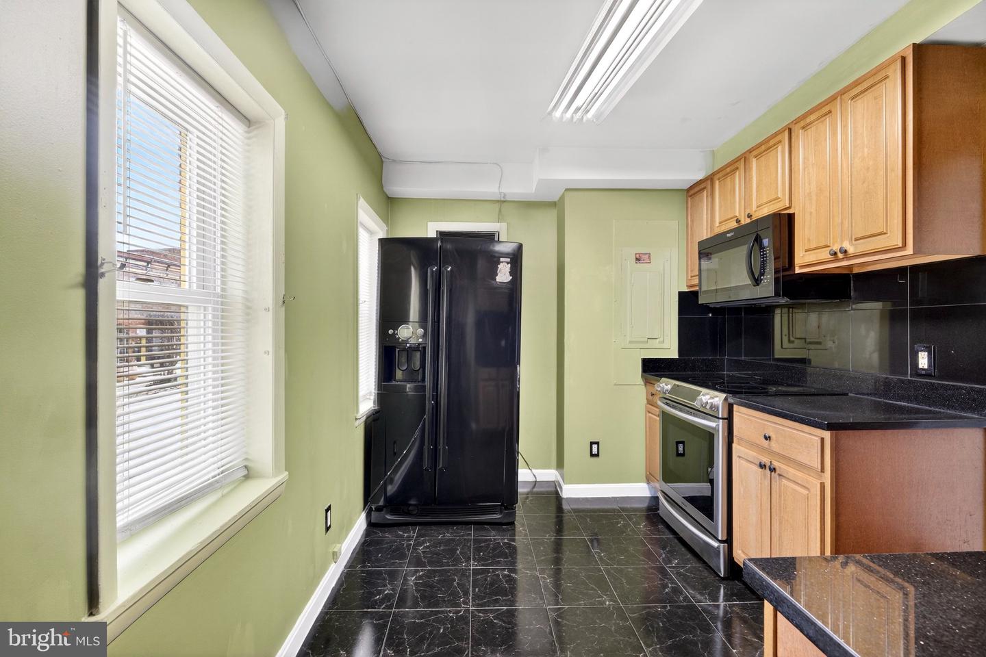 2245 E Fayette St #2nd Floor Property Photo 27