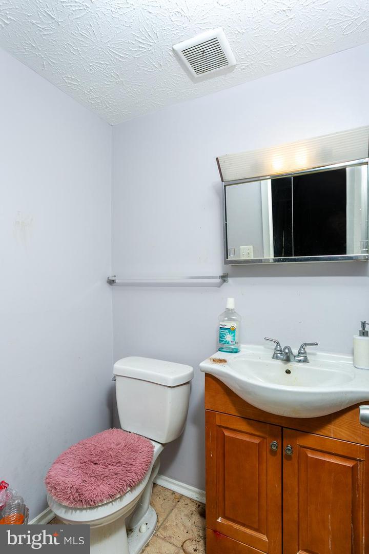 1217 Division St Property Photo 12