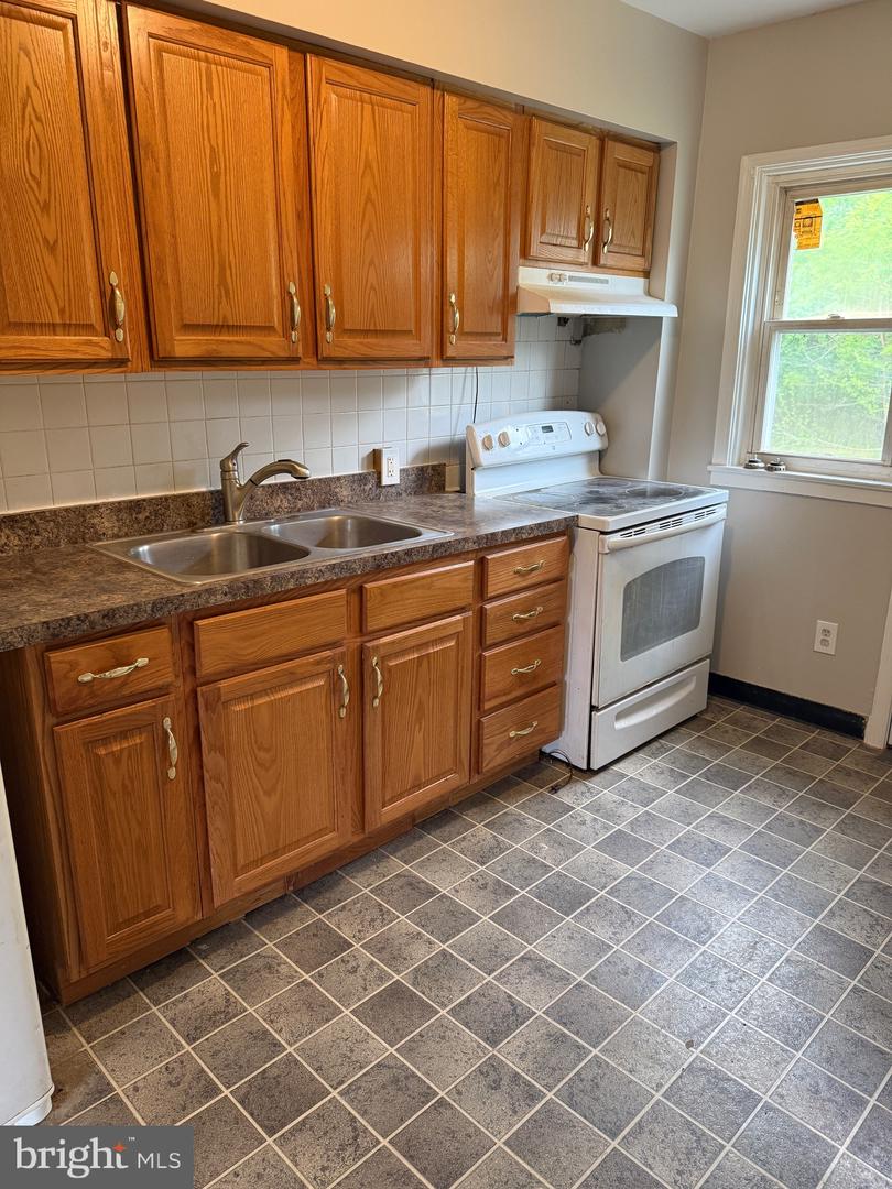 526 Random Rd Property Photo 10