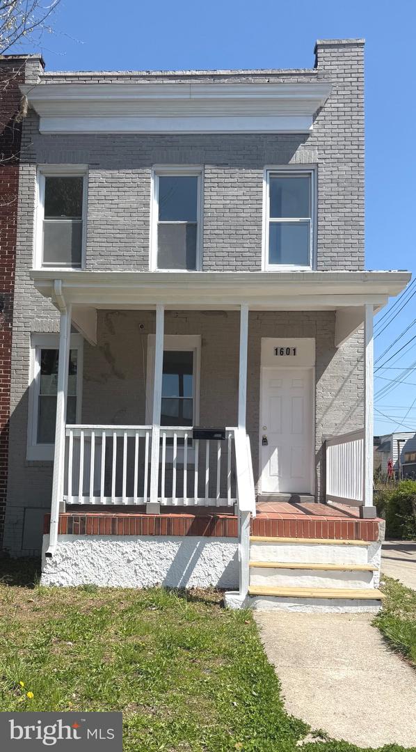 1601 N LONGWOOD ST Property Photo 1