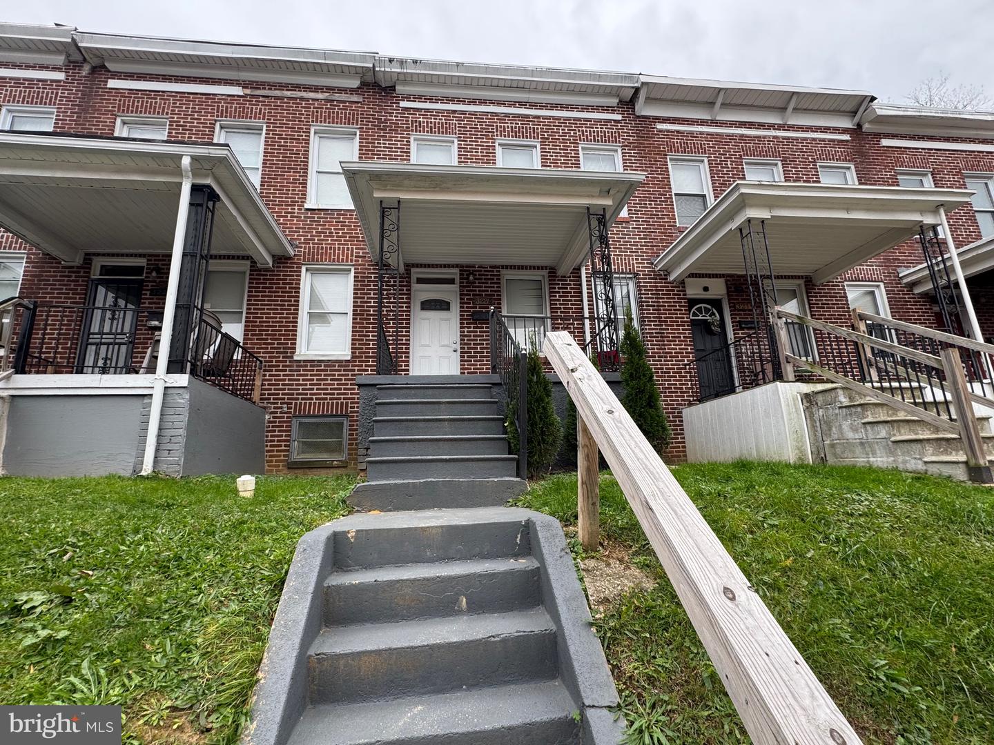 3221 Lyndale Ave Property Photo 2