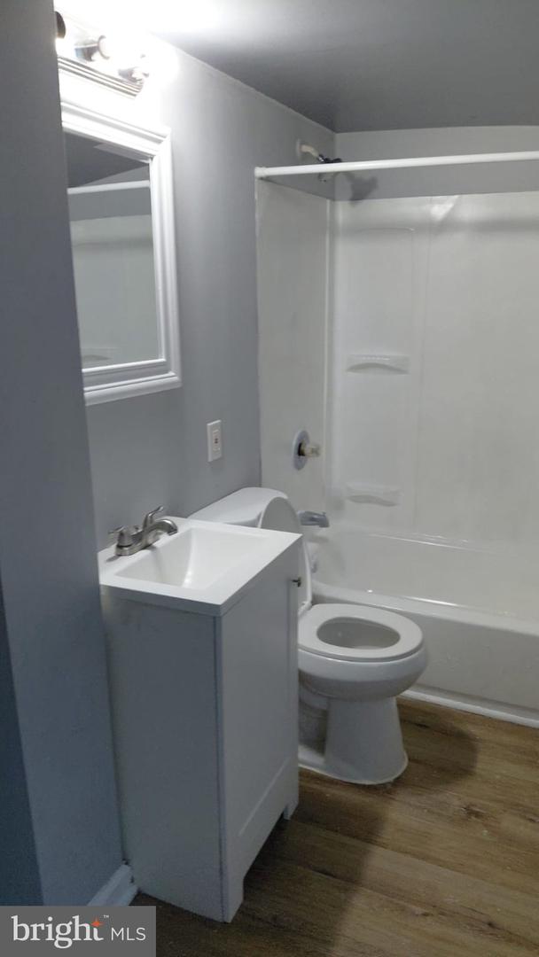 2121 Wilhelm St Property Photo 4