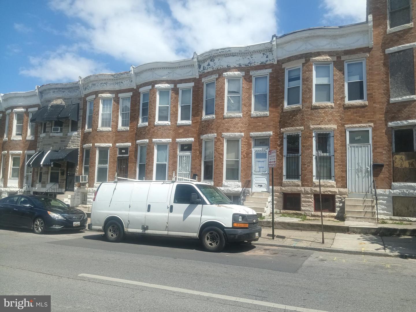 207 Monroe St Property Photo 2