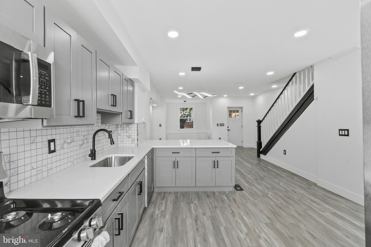 2627 GARRETT AVE Property Photo 1