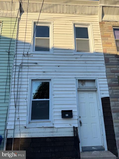 402 Cambria St Property Photo 1