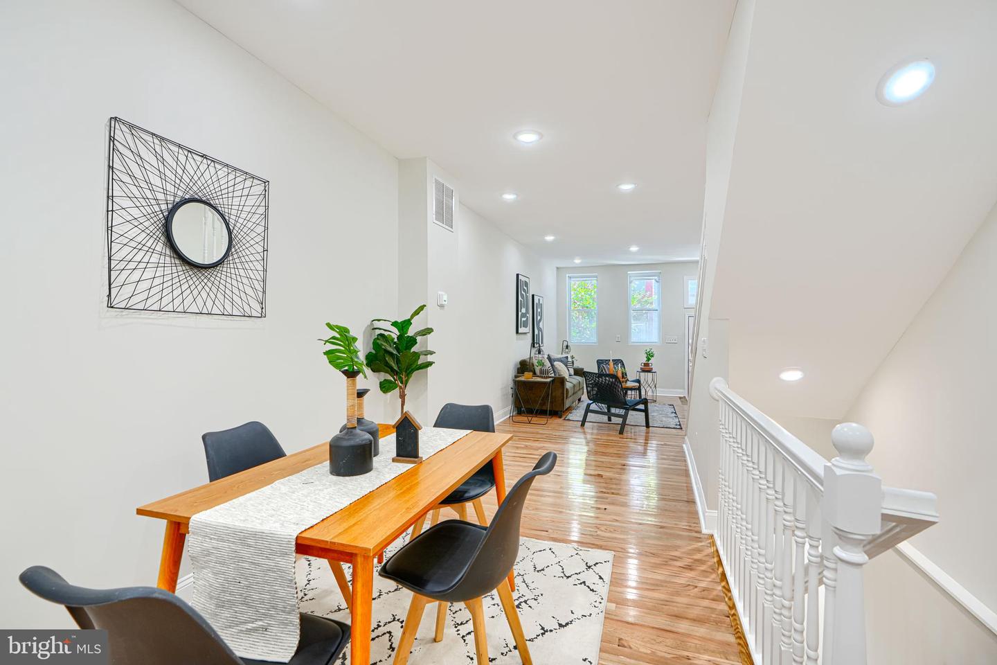 1827 Druid Hill Ave Property Photo 3